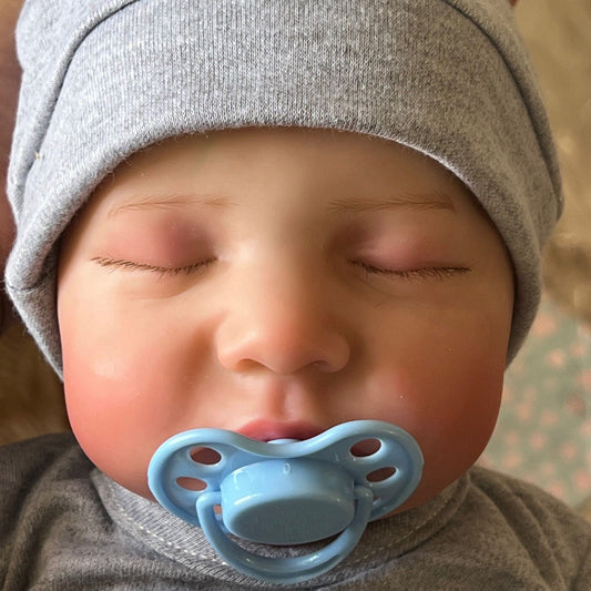 45cm Silicone Reborn Baby Doll – Realistic Lifelike Doll close-up view